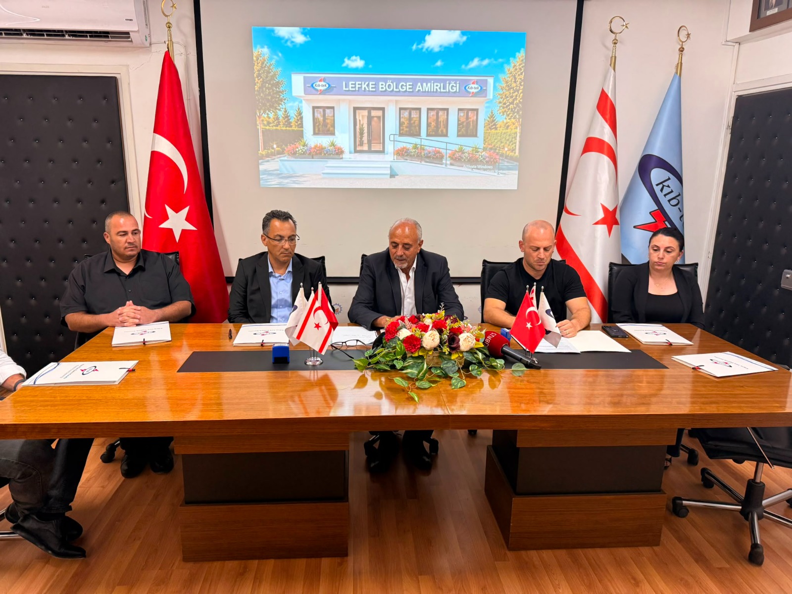 KIB-TEK’TEN LEFKE’YE YENİ HİZMET BİNASI: DÖRDÜNCÜ ŞUBENİN SÖZLEŞMESİ İMZALANDI